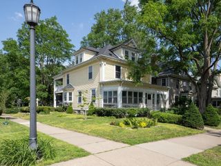 2320 Humboldt Avenue S, Minneapolis, MN 55405
