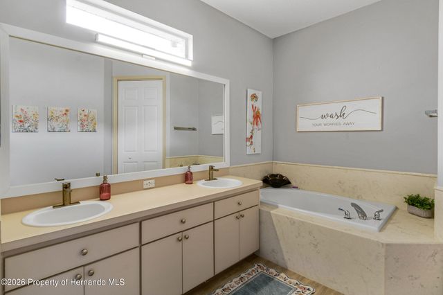 5466 Legend Hills Lane, Brooksville, FL 34609
