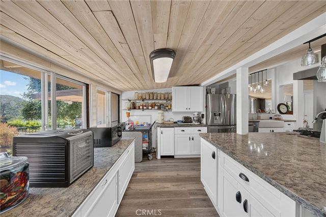 17535 Bear Valley Lane, Escondido, CA 92027