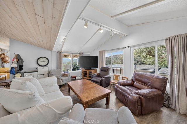 17535 Bear Valley Lane, Escondido, CA 92027