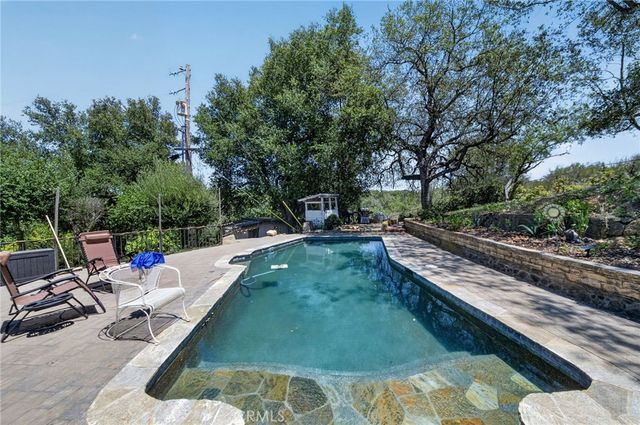 17535 Bear Valley Lane, Escondido, CA 92027