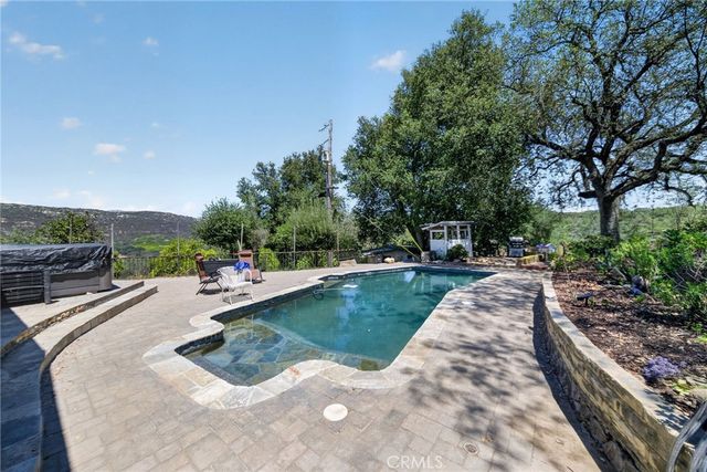 17535 Bear Valley Lane, Escondido, CA 92027