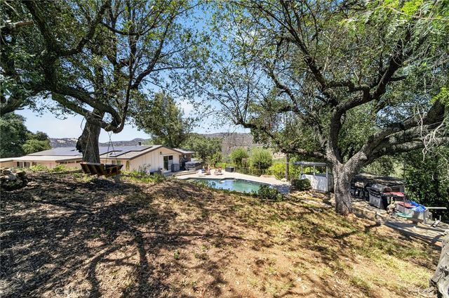 17535 Bear Valley Lane, Escondido, CA 92027