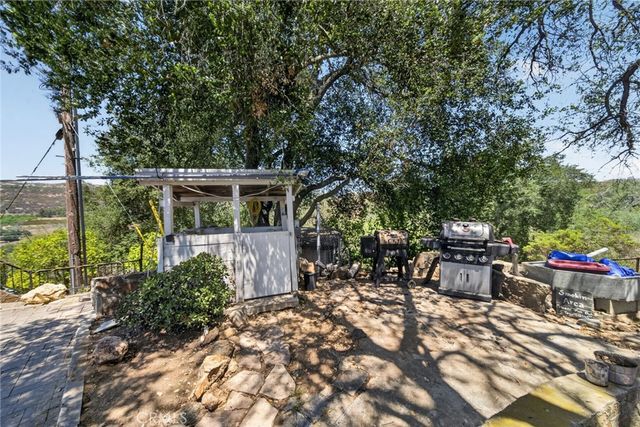 17535 Bear Valley Lane, Escondido, CA 92027