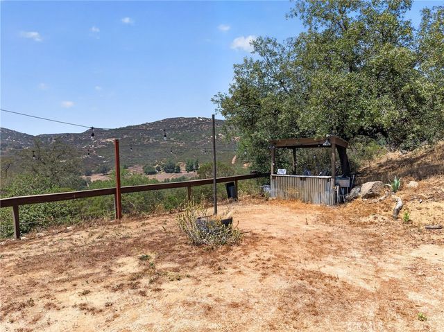 17535 Bear Valley Lane, Escondido, CA 92027