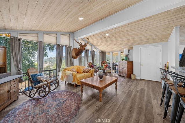 17535 Bear Valley Lane, Escondido, CA 92027