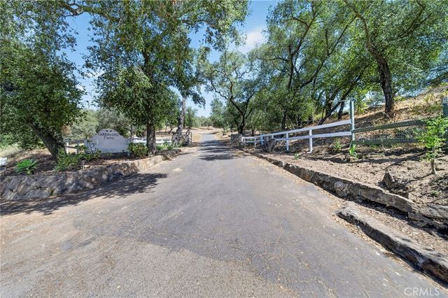 17535 Bear Valley Lane, Escondido, CA 92027