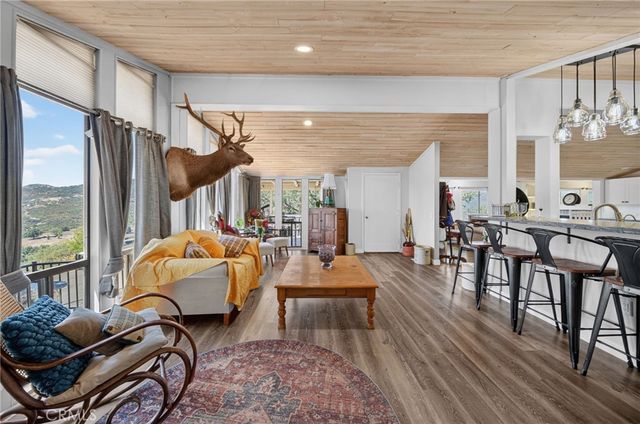 17535 Bear Valley Lane, Escondido, CA 92027
