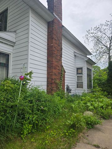 415 E Harris Street, Cadillac, MI 49601