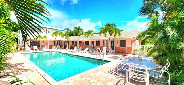 143 Inlet Way 3, Palm Beach Shores, FL 33404