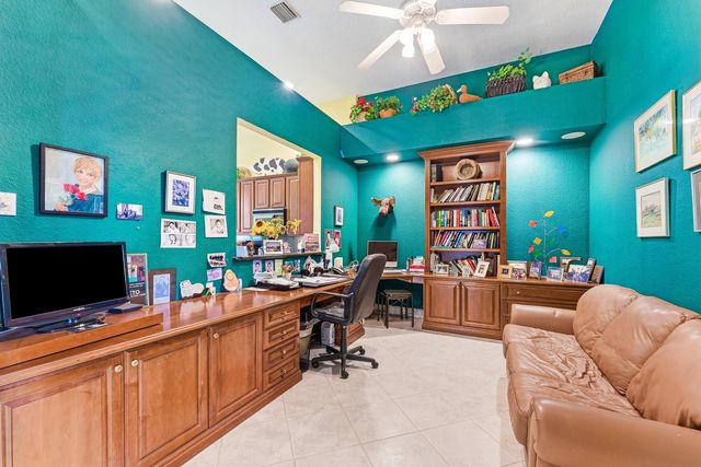 112 Palm Point Circle D, Palm Beach Gardens, FL 33418