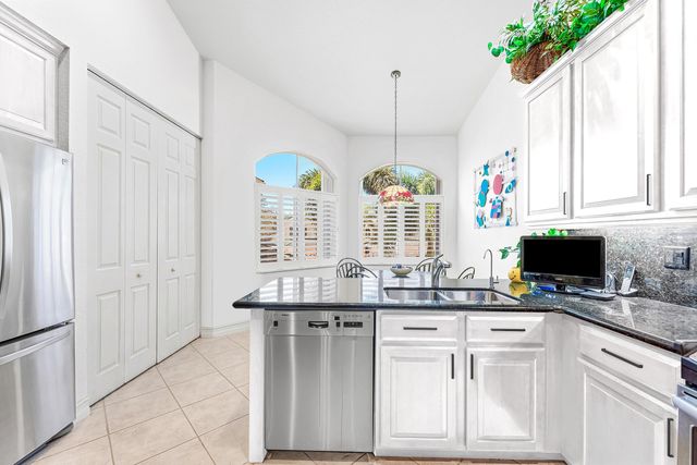 112 Palm Point Circle D, Palm Beach Gardens, FL 33418