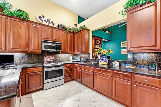 112 Palm Point Circle D, Palm Beach Gardens, FL 33418