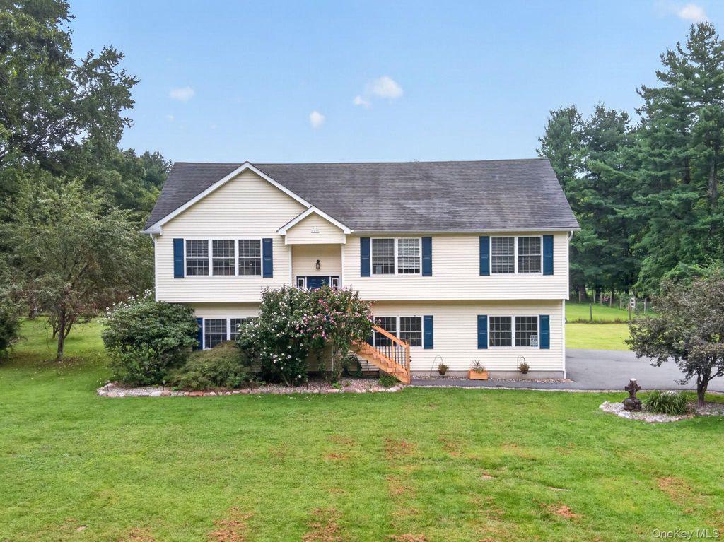 59 Gillespie Street, Pine Bush, NY 12566