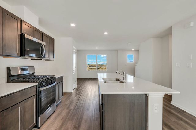 431 lakeshore Court, St. Charles, IL 60174