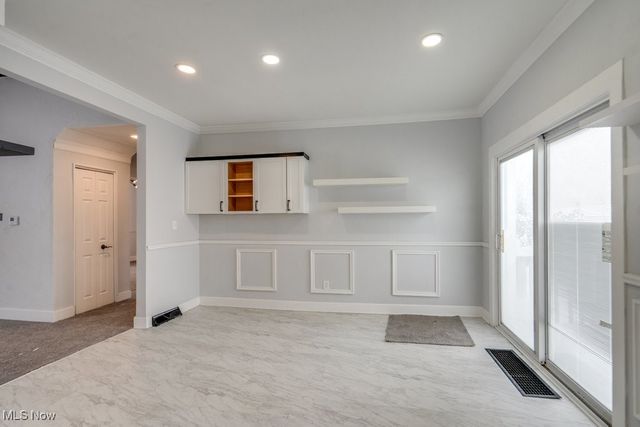 231 E Dresden Avenue, Akron, OH 44301