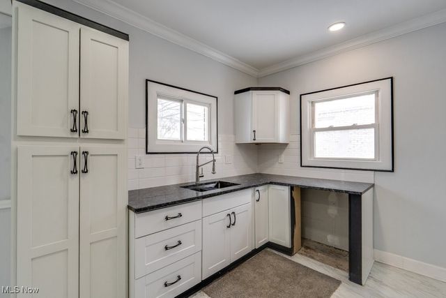 231 E Dresden Avenue, Akron, OH 44301