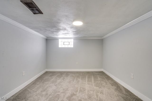 231 E Dresden Avenue, Akron, OH 44301