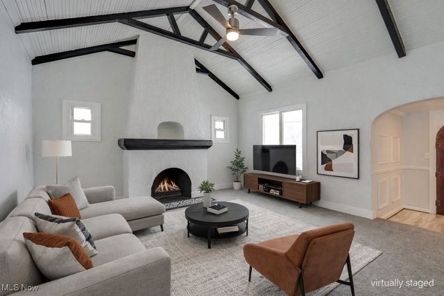 231 E Dresden Avenue, Akron, OH 44301