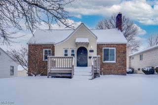 231 E Dresden Avenue, Akron, OH 44301