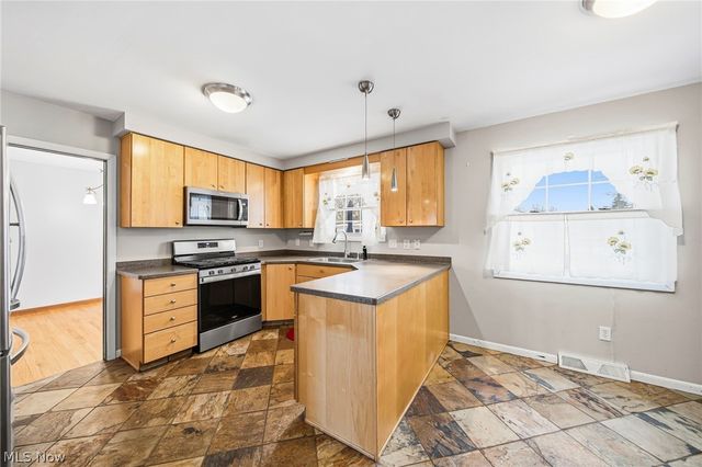 30302 Overlook Drive, Wickliffe, OH 44092