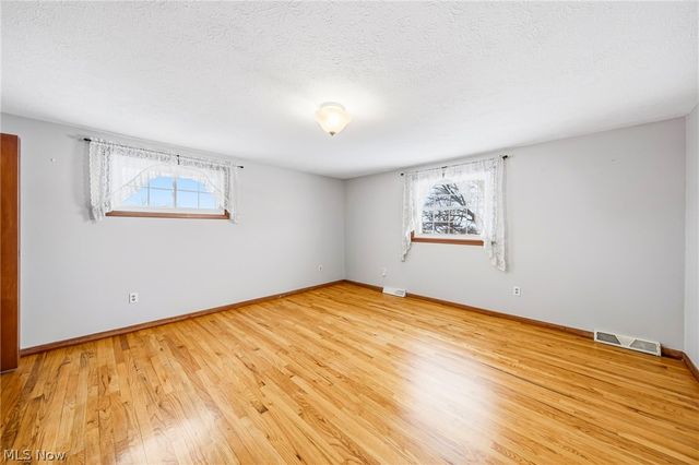 30302 Overlook Drive, Wickliffe, OH 44092