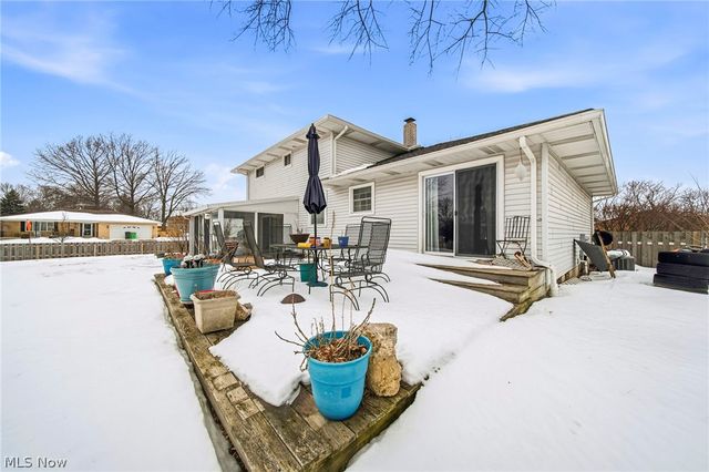 30302 Overlook Drive, Wickliffe, OH 44092