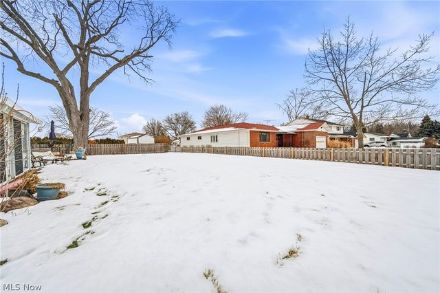 30302 Overlook Drive, Wickliffe, OH 44092