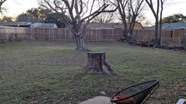 210 Sixpence Lane, Euless, TX 76039