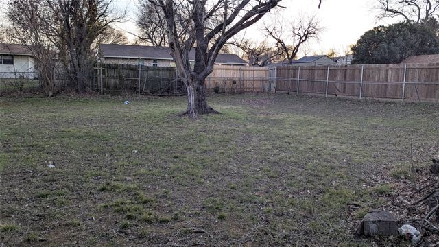 210 Sixpence Lane, Euless, TX 76039