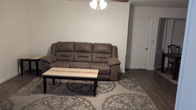 210 Sixpence Lane, Euless, TX 76039