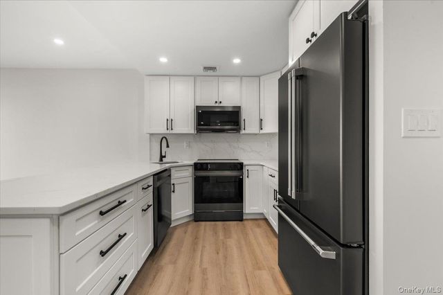 100 Broadway W 4T, Long Beach, NY 11561