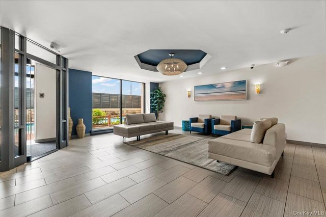 100 Broadway W 4T, Long Beach, NY 11561