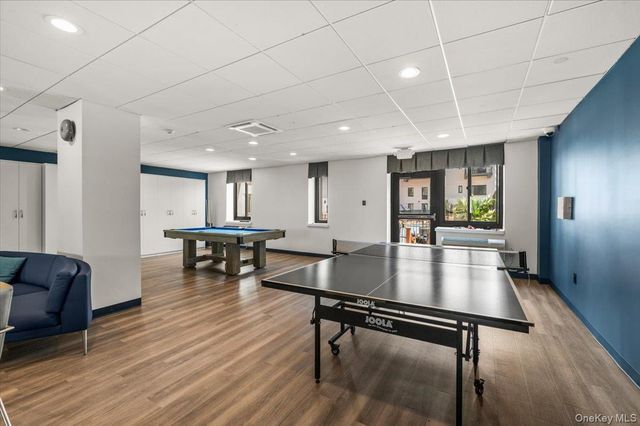 100 Broadway W 4T, Long Beach, NY 11561