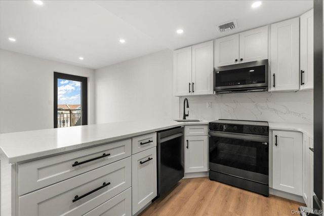 100 Broadway W 4T, Long Beach, NY 11561
