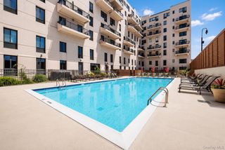 100 Broadway W 4T, Long Beach, NY 11561