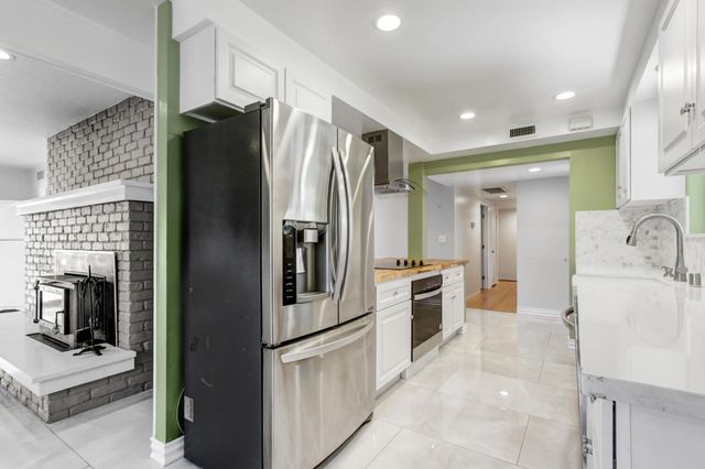 3226 Murchison Way, Carmichael, CA 95608