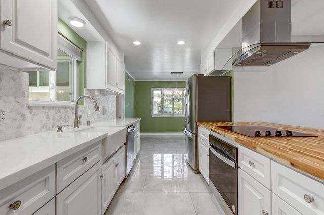 3226 Murchison Way, Carmichael, CA 95608