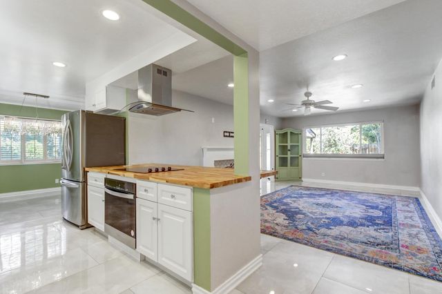 3226 Murchison Way, Carmichael, CA 95608