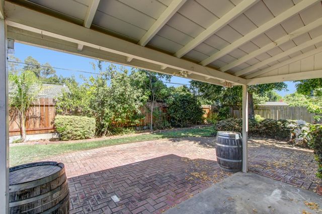 3226 Murchison Way, Carmichael, CA 95608