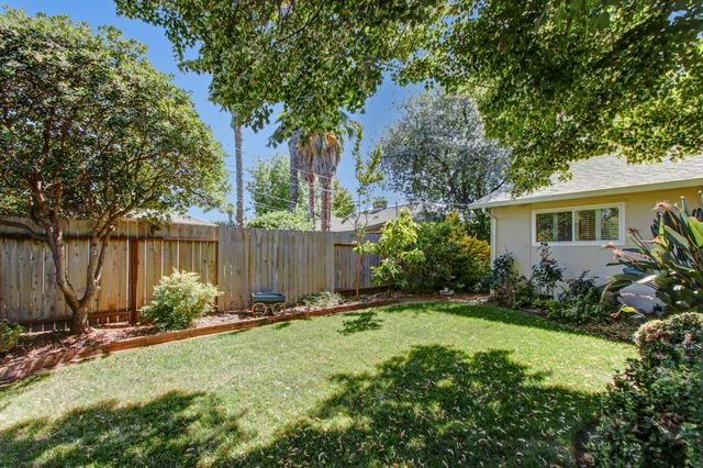 3226 Murchison Way, Carmichael, CA 95608