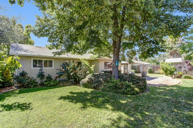 3226 Murchison Way, Carmichael, CA 95608