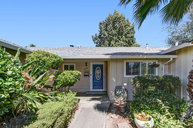 3226 Murchison Way, Carmichael, CA 95608