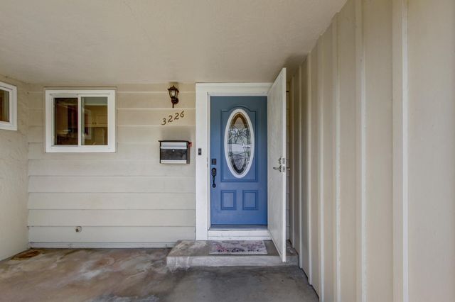 3226 Murchison Way, Carmichael, CA 95608