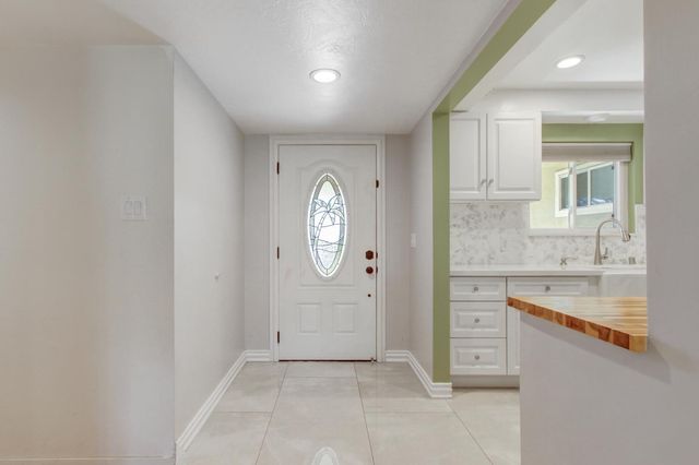 3226 Murchison Way, Carmichael, CA 95608