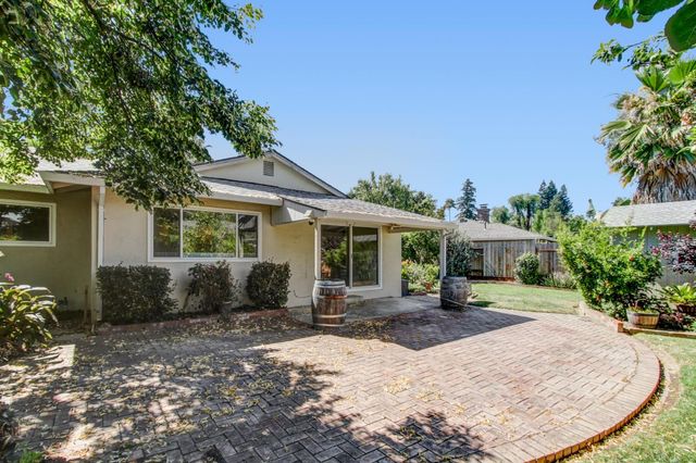 3226 Murchison Way, Carmichael, CA 95608