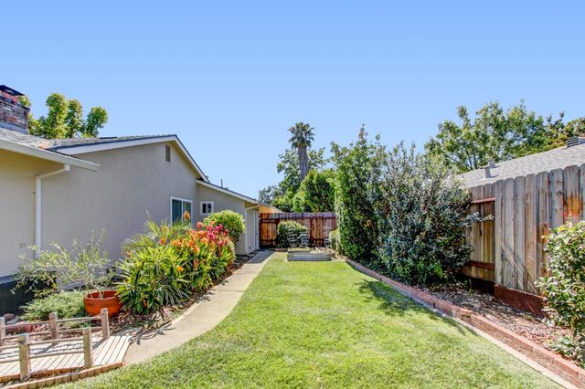 3226 Murchison Way, Carmichael, CA 95608