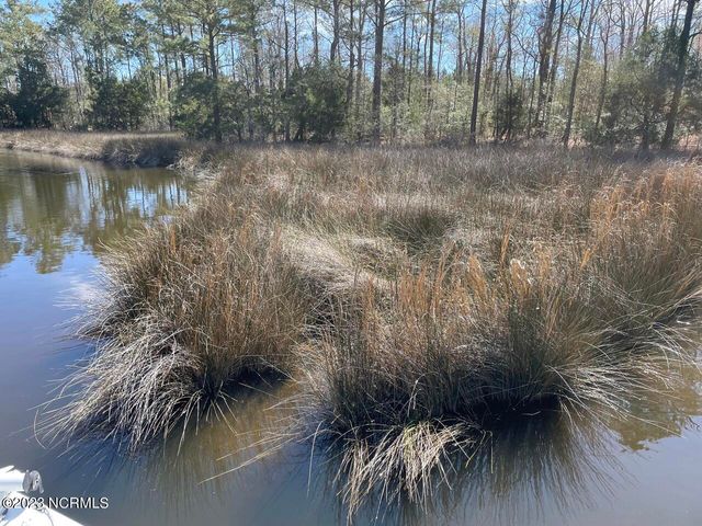 330, 211 Garbacon Drive, Beaufort, NC 28516