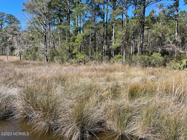330, 211 Garbacon Drive, Beaufort, NC 28516
