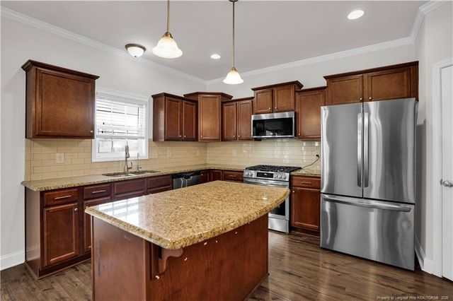 2816 Sand Trap Lane, Hope Mills, NC 28348